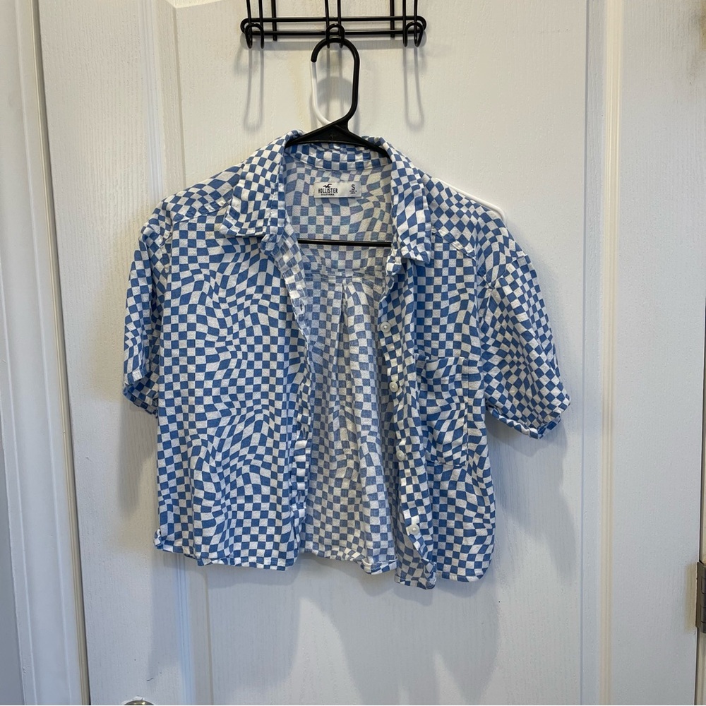 Hollister cropped shirt